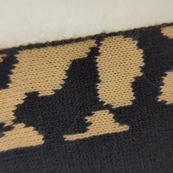 Top it Off Acrylic Shoulder Keyhole Shawl Wrap O/S Black Tan Brown - Picture 11 of 15